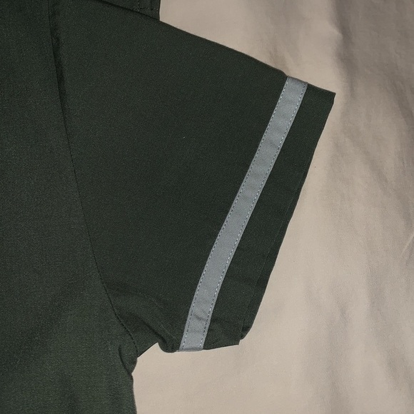 Gently Loved Scrubs by Reina Uniforms - Picture 6 of 6